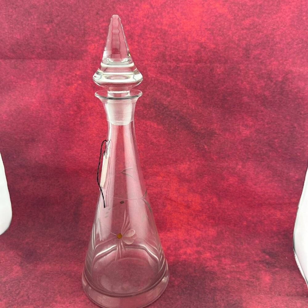 NAGEL CLEAR GLASS DECANTER, ETCHED FLORAL DESIGN, POINTED GLASS STOPPER, 13.5 in - Picture 3 of 9